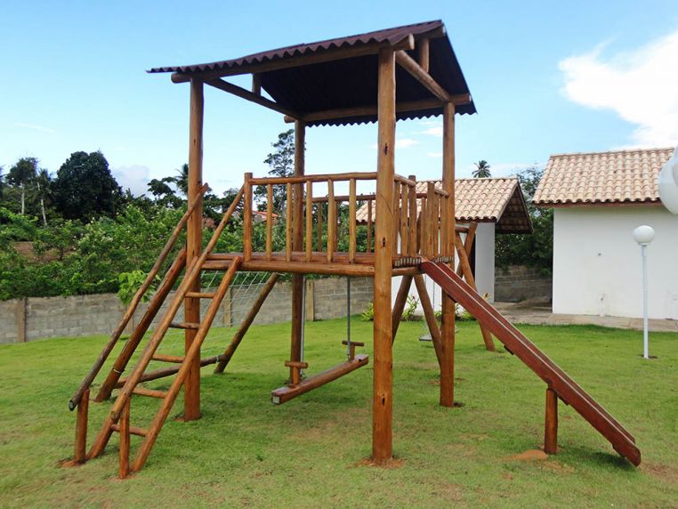 PLYGROUND EUCALIPTO TRATADO